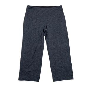 𝅺KIRKLANDS M athletic capri pants